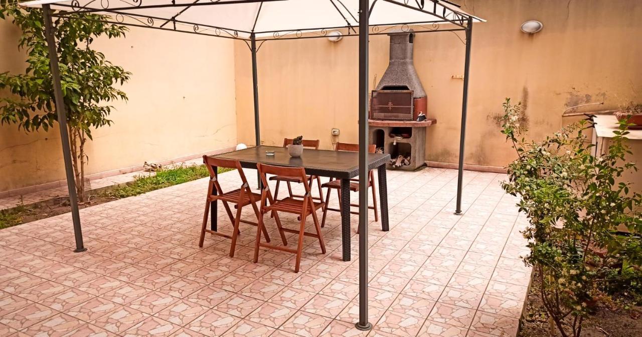 Domumontegrappa - Appartamento Indipendente Con Giardino - Sestu Εξωτερικό φωτογραφία